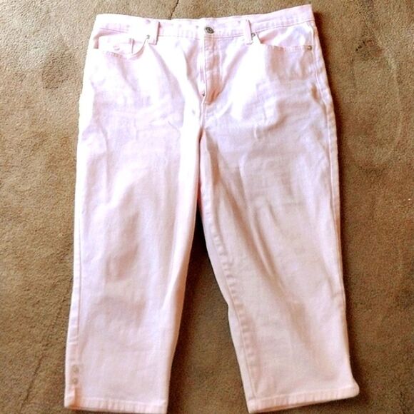 Gloria Vanderbilt All-Around Slimming Effect Cropped Jeans - Picture 1 of 11